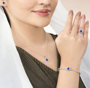 Mix and Match Perhiasan Batu Sapphire untuk Tampilan Sehari-hari yang Berkelas