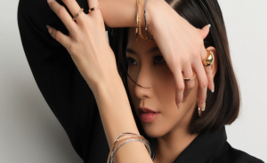 4 Trik Layering Gelang Wanita agar Tetap Elegan di Berbagai Momen